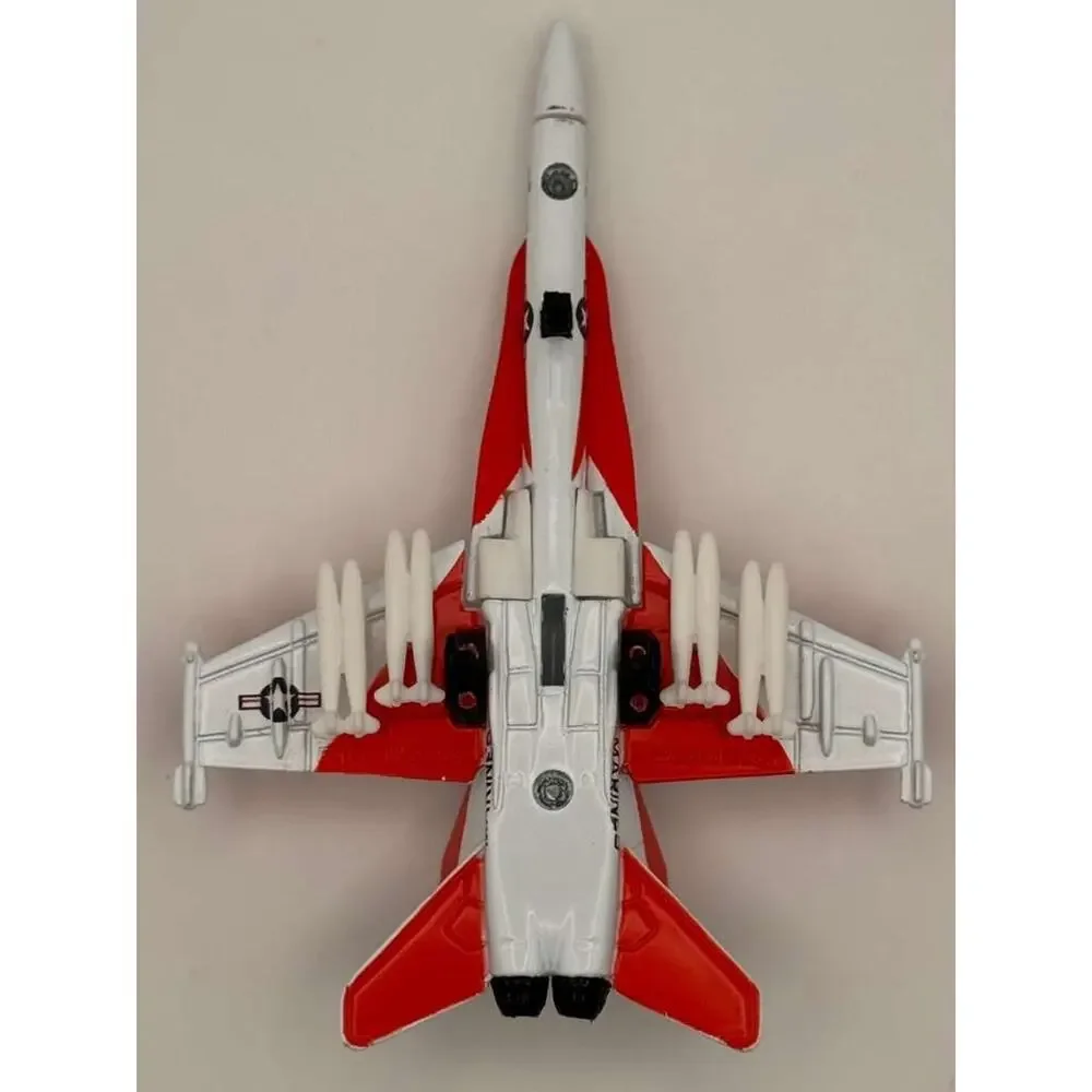 Maisto F/A-18C Hornet Diecast Military Aircraft Model Jet w/ Display Stand 1:100